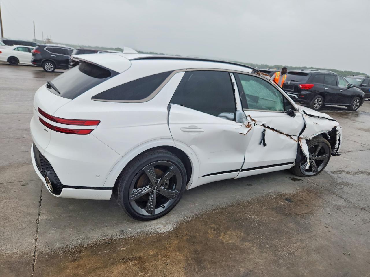 2022 Genesis Gv70 2.5T Standard - Image 3