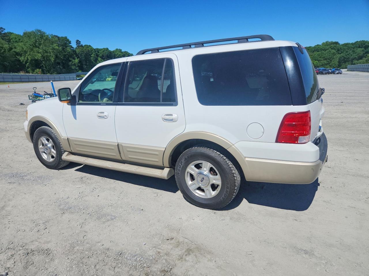 2005 Ford Expedition Eddie Bauer - Image 2