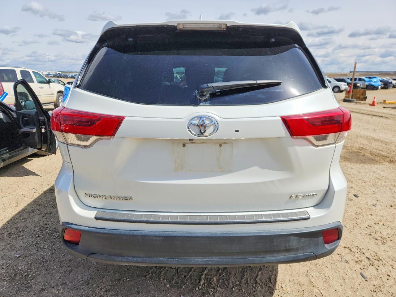 2017 Toyota Highlander Le - Фото 6