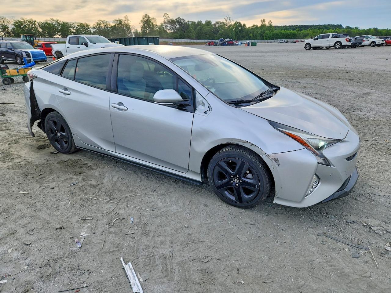 2017 Toyota Prius Four Touring - Фото 4