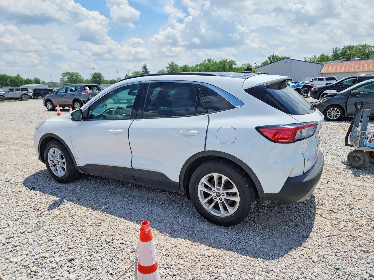 2020 Ford Escape Se - Фото 2