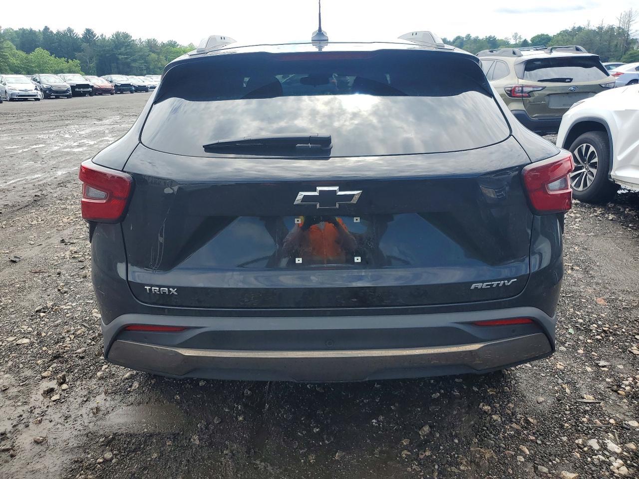 2025 Chevrolet Trax Activ - Image 6