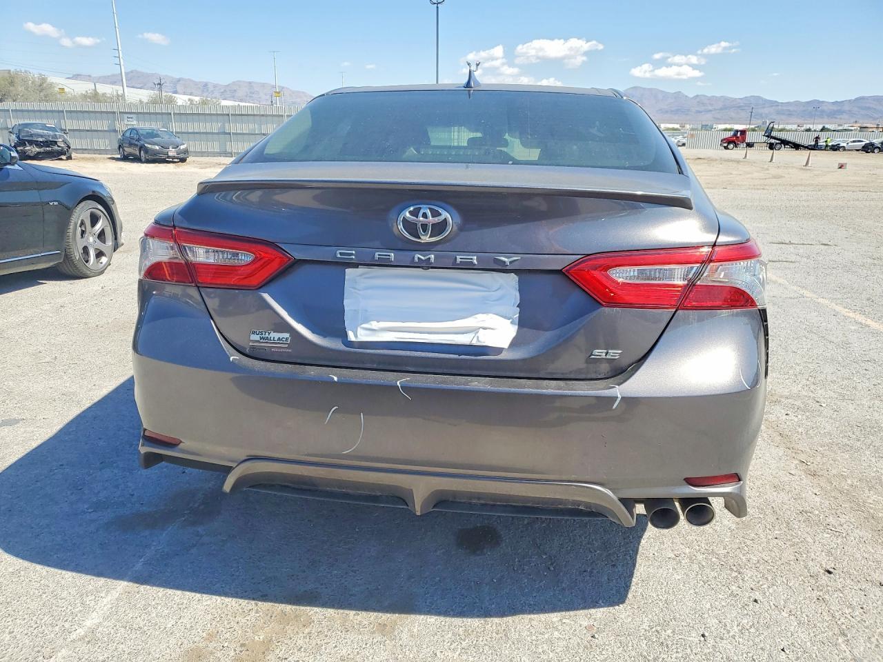 2019 Toyota Camry - Фото 6