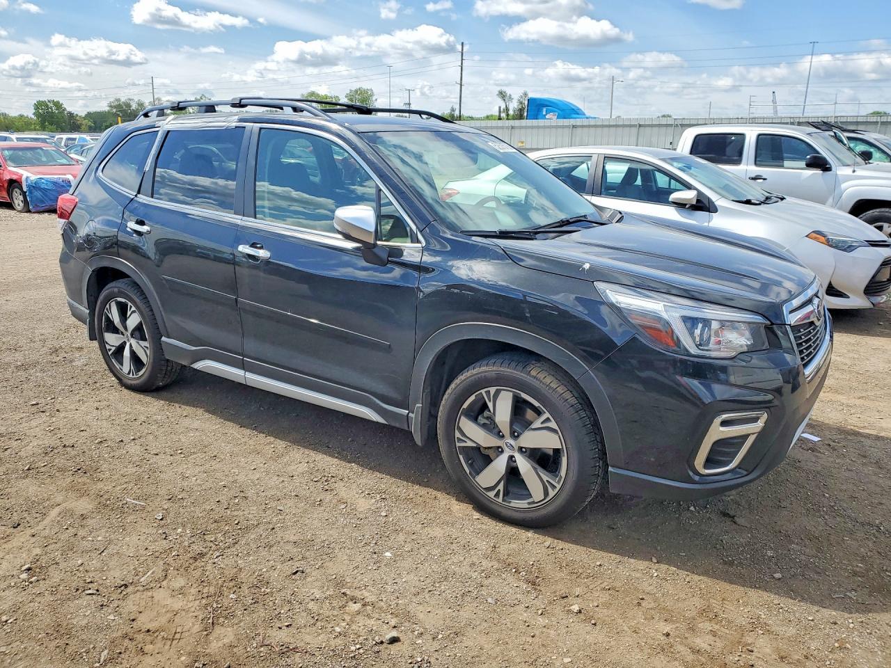 2019 Subaru Forester Touring - Image 4