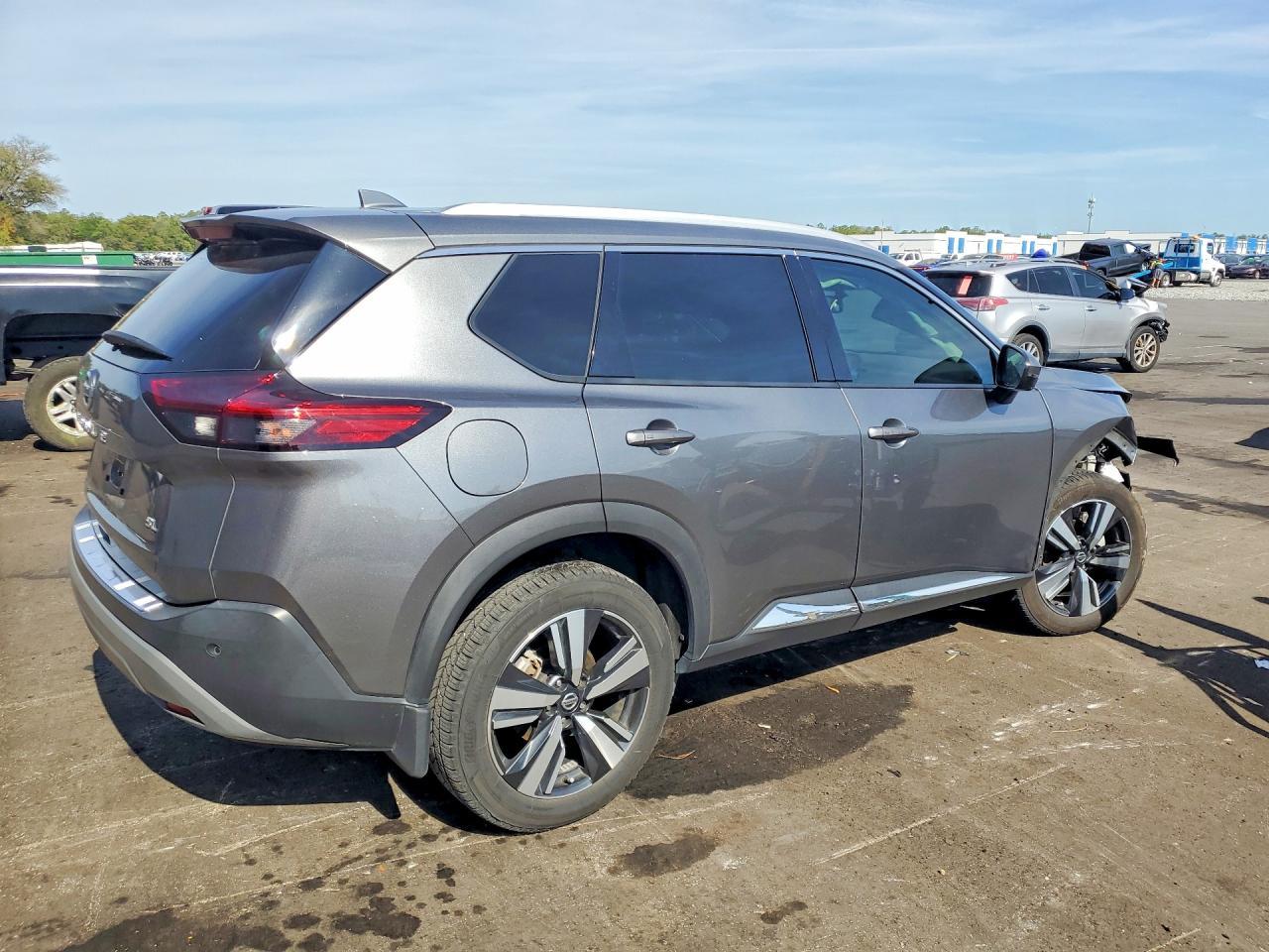 2021 Nissan Rogue Sl - Image 3