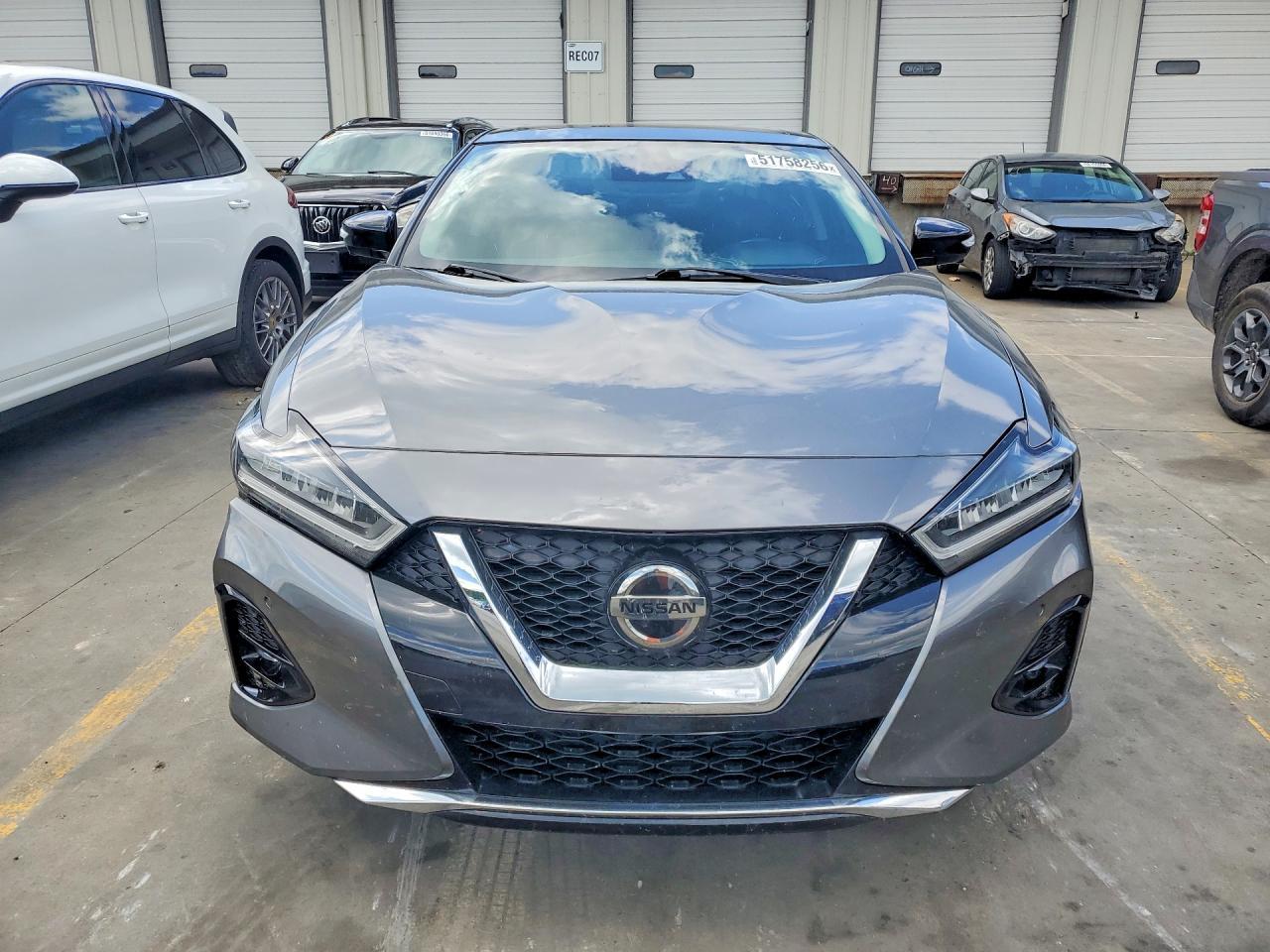 2022 Nissan Maxima Platinum - Image 5