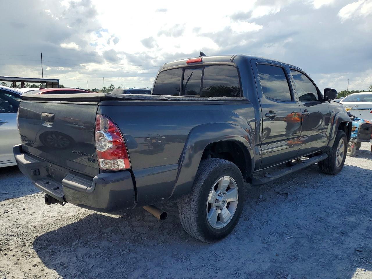 2015 Toyota Tacoma Double Cab Prerunner - Image 3