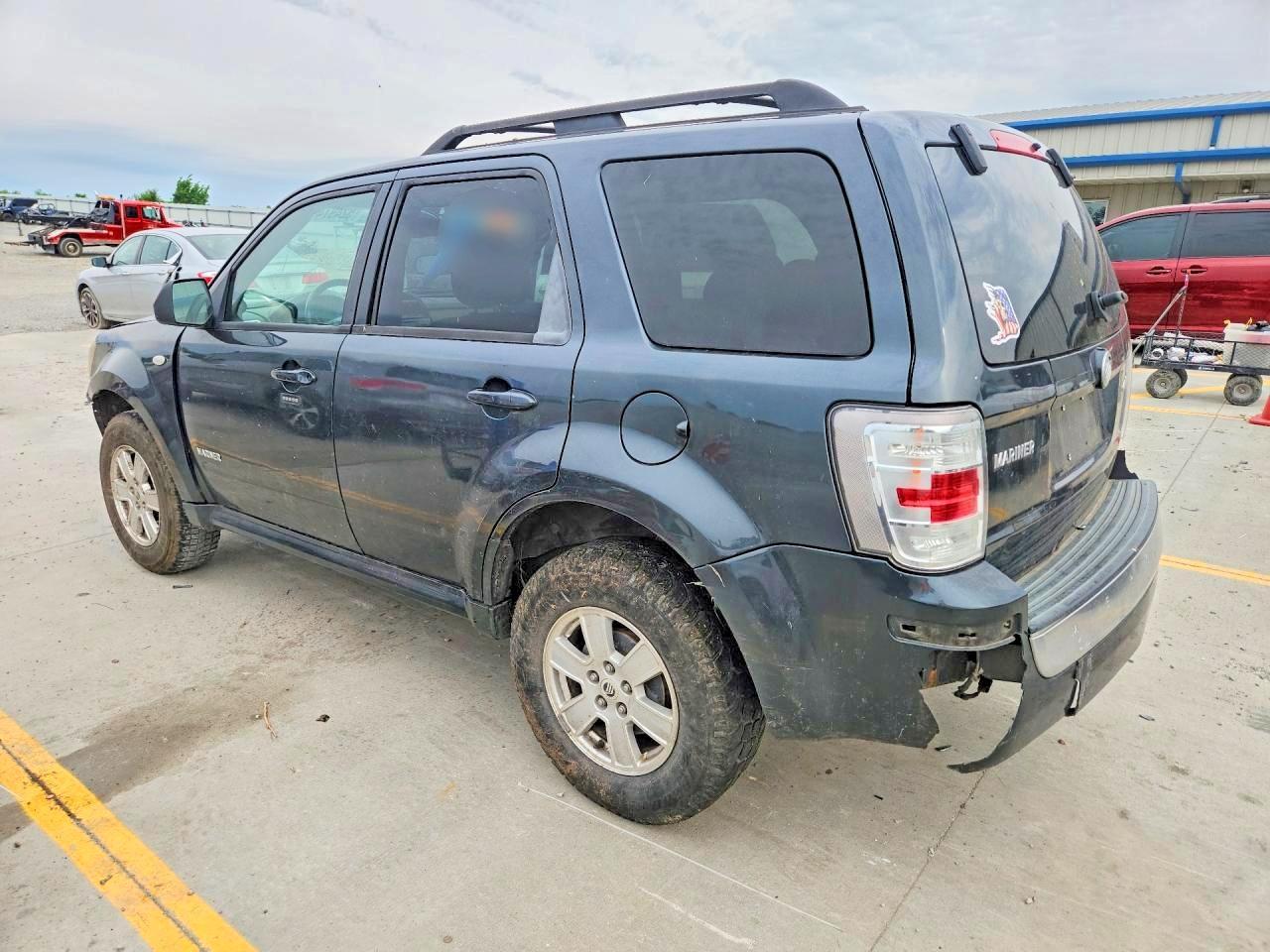 2008 Mercury Mariner - Image 2
