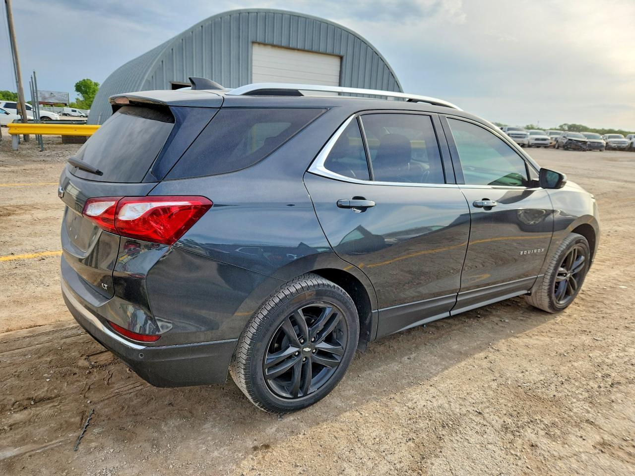2020 Chevrolet Equinox Lt - Image 3