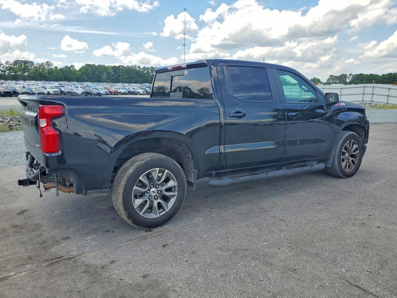 2020 Chevrolet Silverado K1500 Rst - Image 3