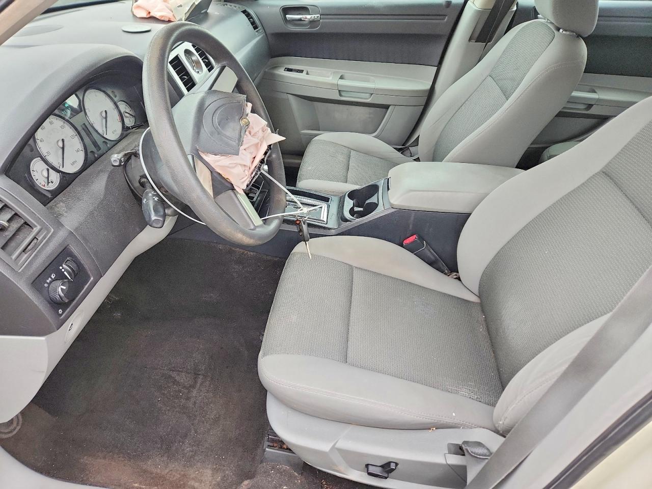 2007 Chrysler 300 - Image 7
