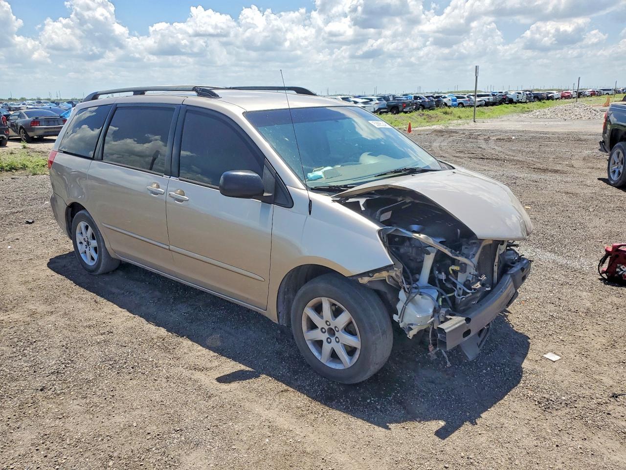2007 Toyota Sienna Le 8-Passenger - Фото 4