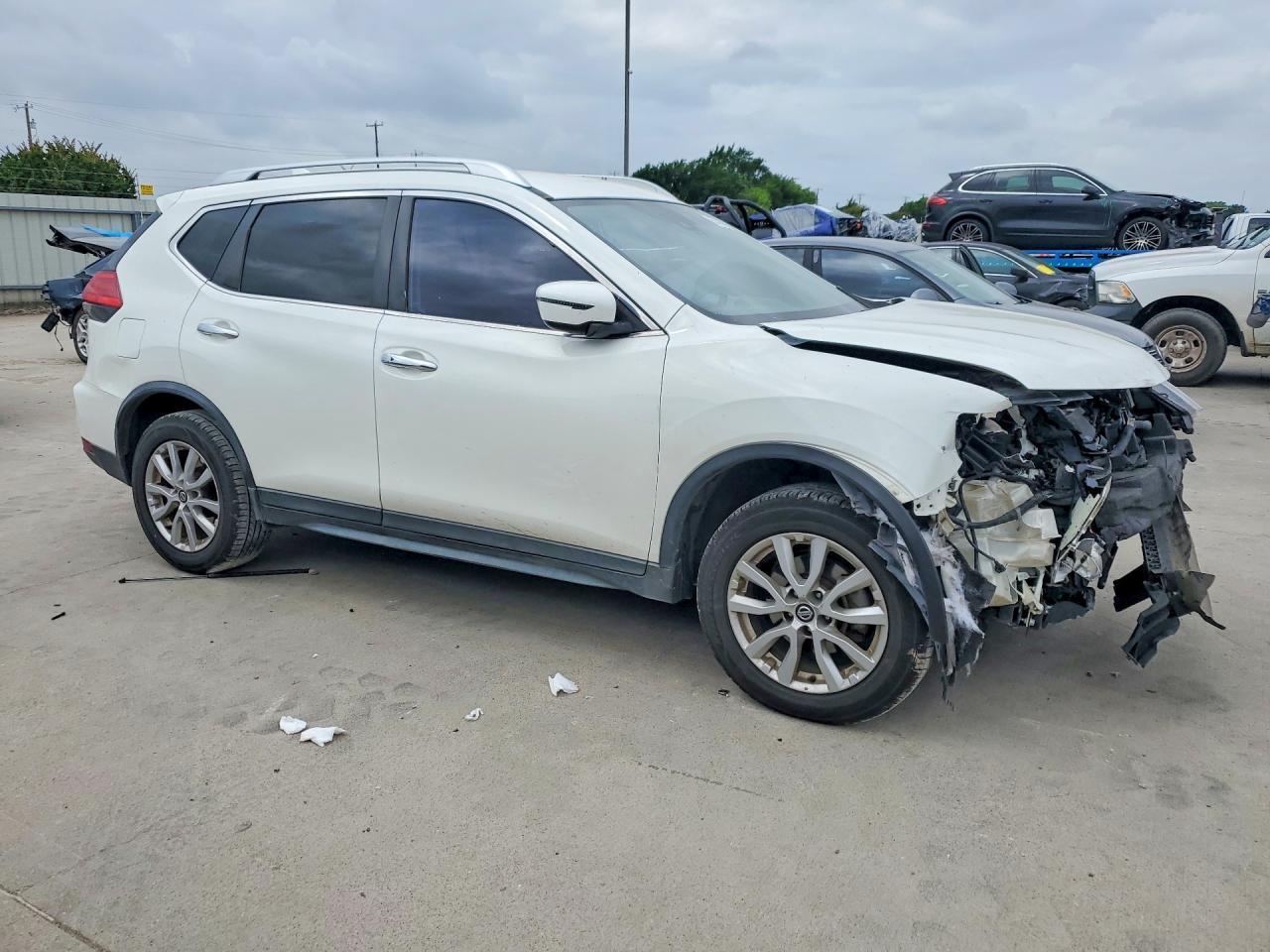 2020 Nissan Rogue Sv - Фото 4