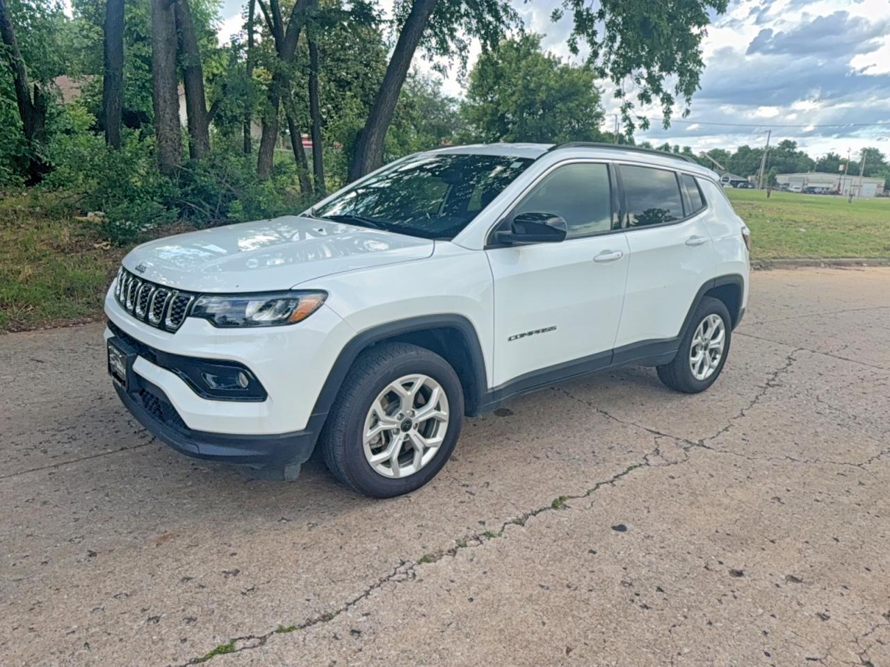 2025 Jeep Compass Latitude - Фото 2