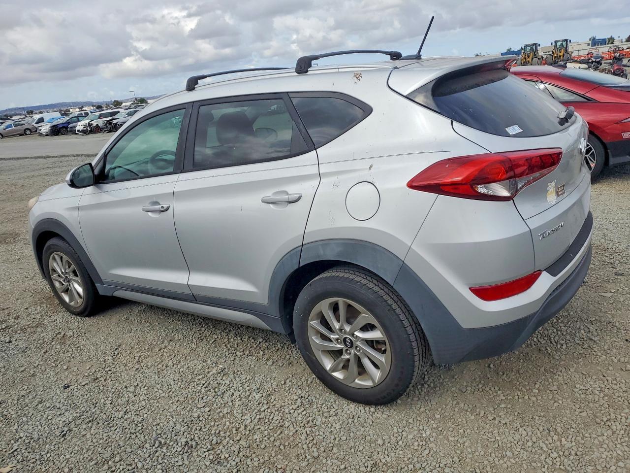 2017 Hyundai Tucson Se - Image 2