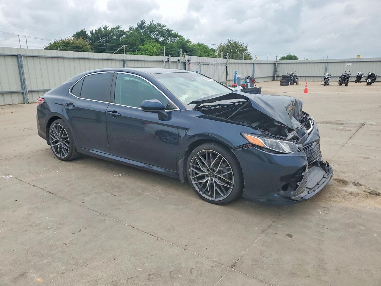 2020 Toyota Camry Le - Image 4