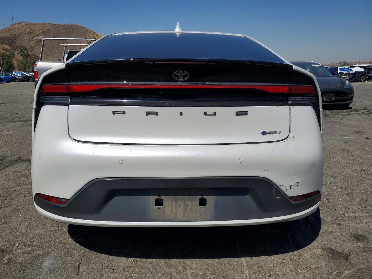 2023 Toyota Prius Le - Фото 6