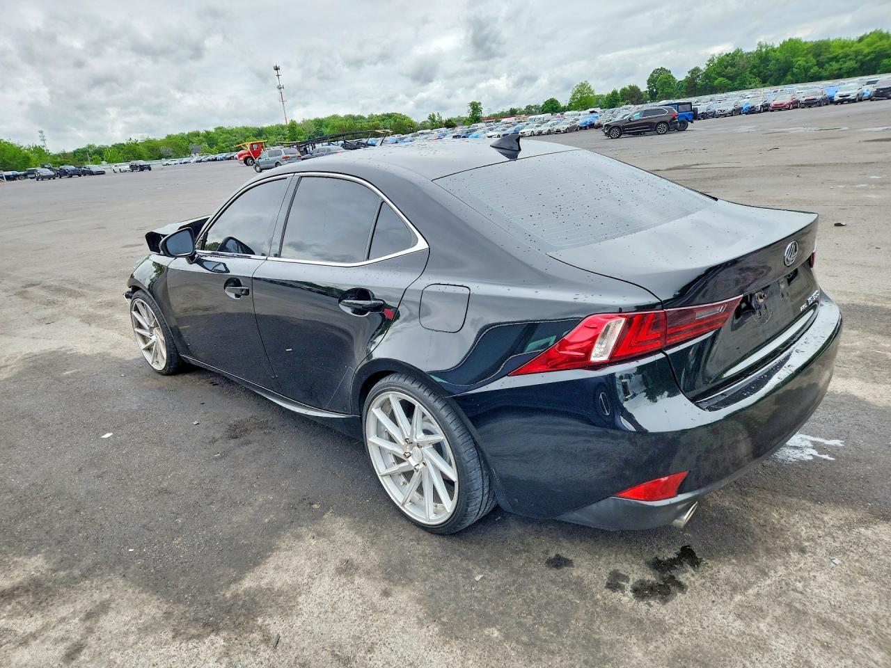 2016 Lexus Is 300 - Фото 2