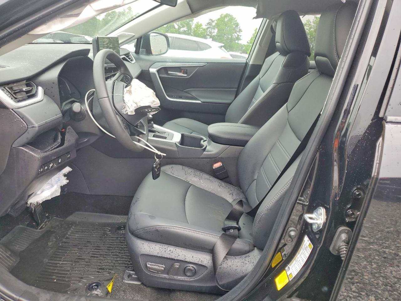 2025 Toyota Rav4 Xle Premium - Image 7