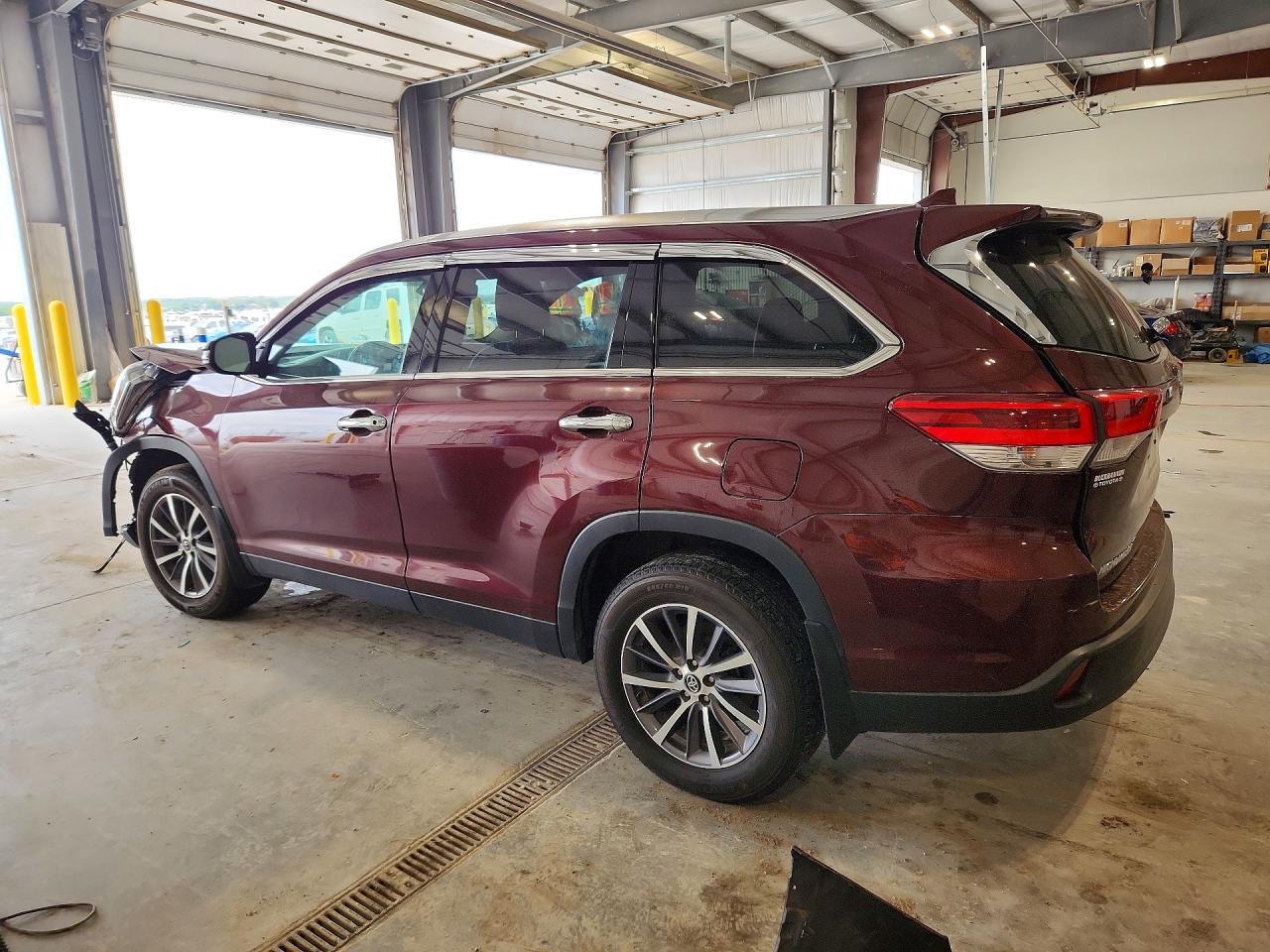2019 Toyota Highlander Xle - Фото 2