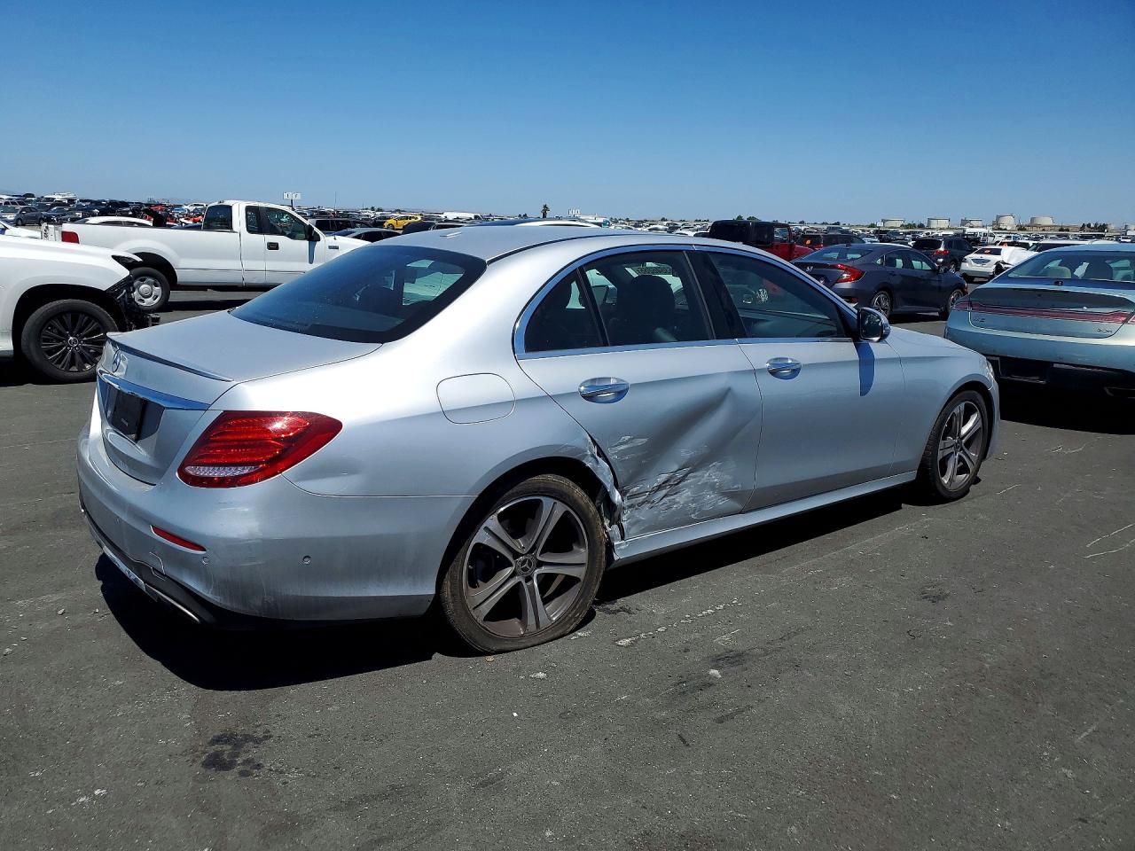 2019 Mercedes-Benz E 300 - Image 3