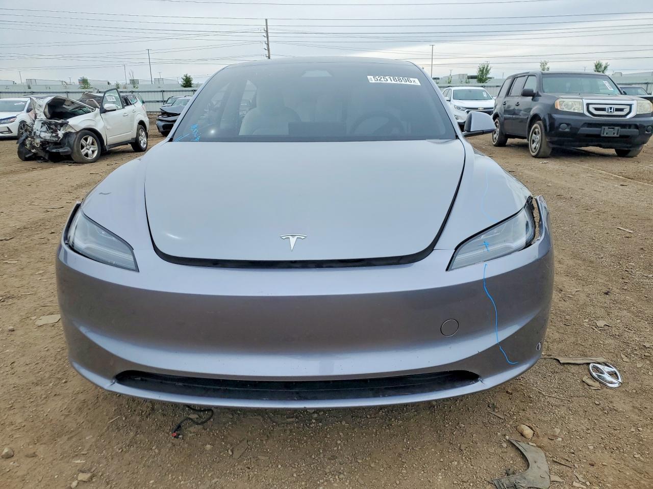 2025 Tesla Model 3 - Фото 5