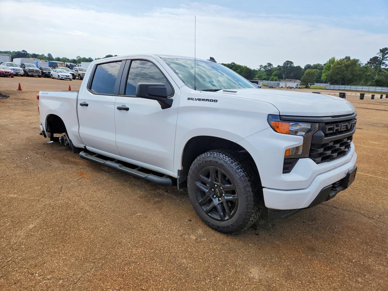 2026 Chevrolet Silverado K1500 Custom - Фото 4
