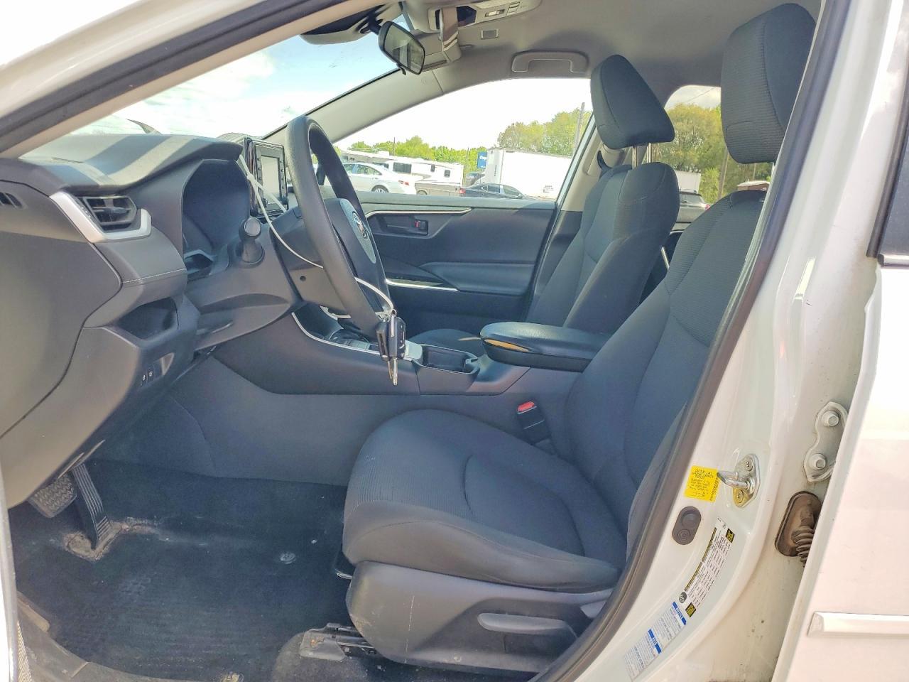 2021 Toyota Rav4 Le - Фото 7