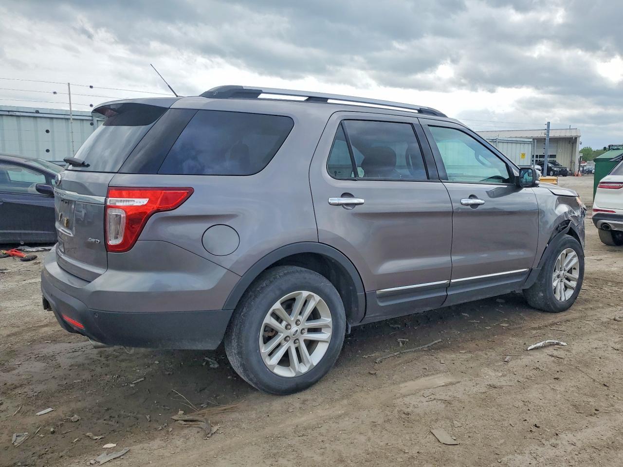 2014 Ford Explorer Xlt - Image 3