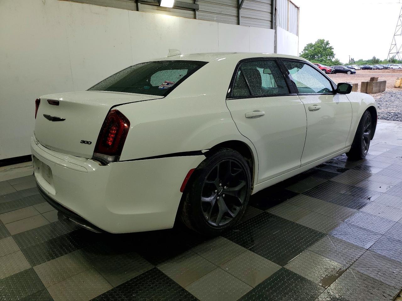 2021 Chrysler 300 Touring - Image 3
