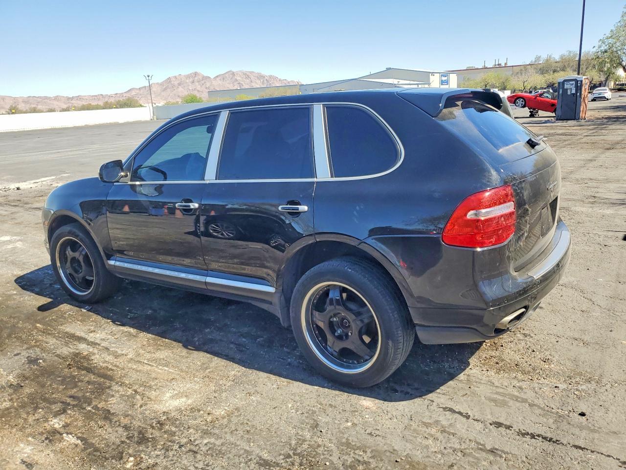 2010 Porsche Cayenne - Image 2