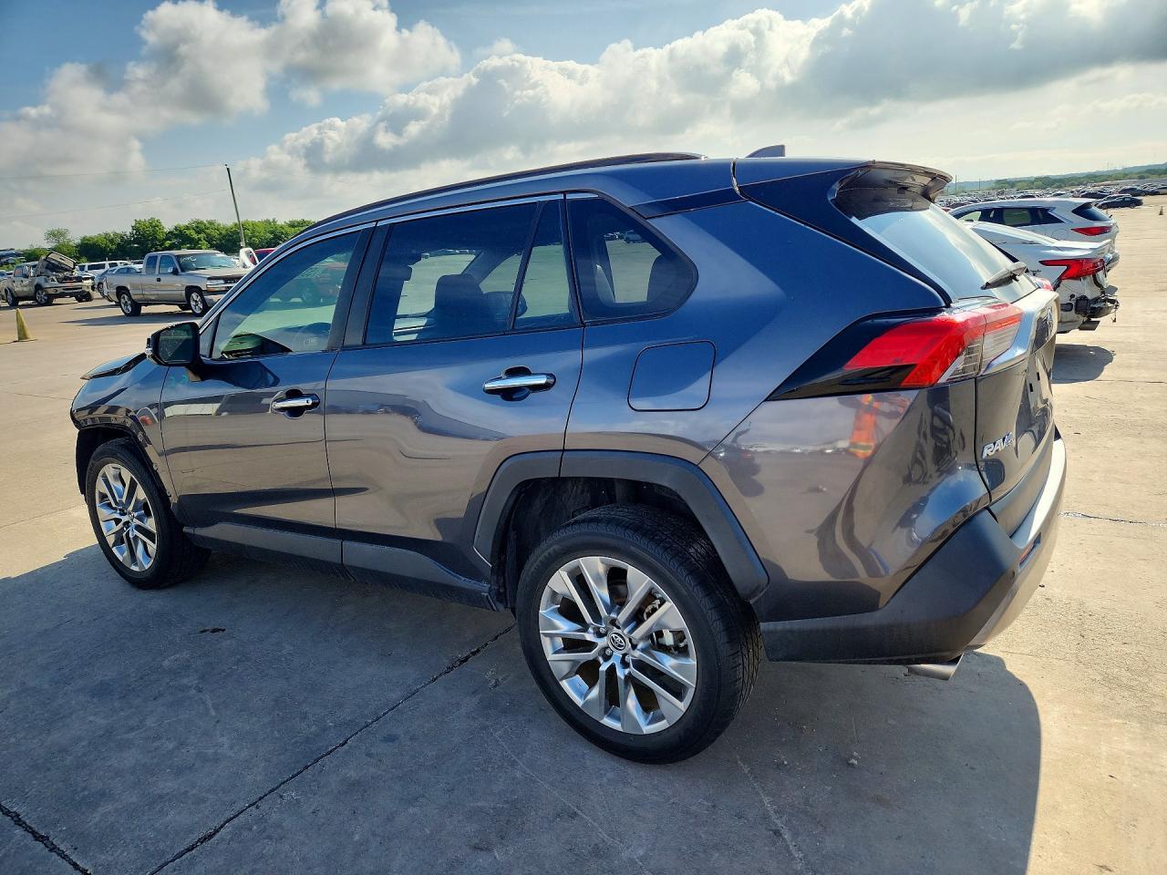 2019 Toyota Rav4 Limited - Фото 2