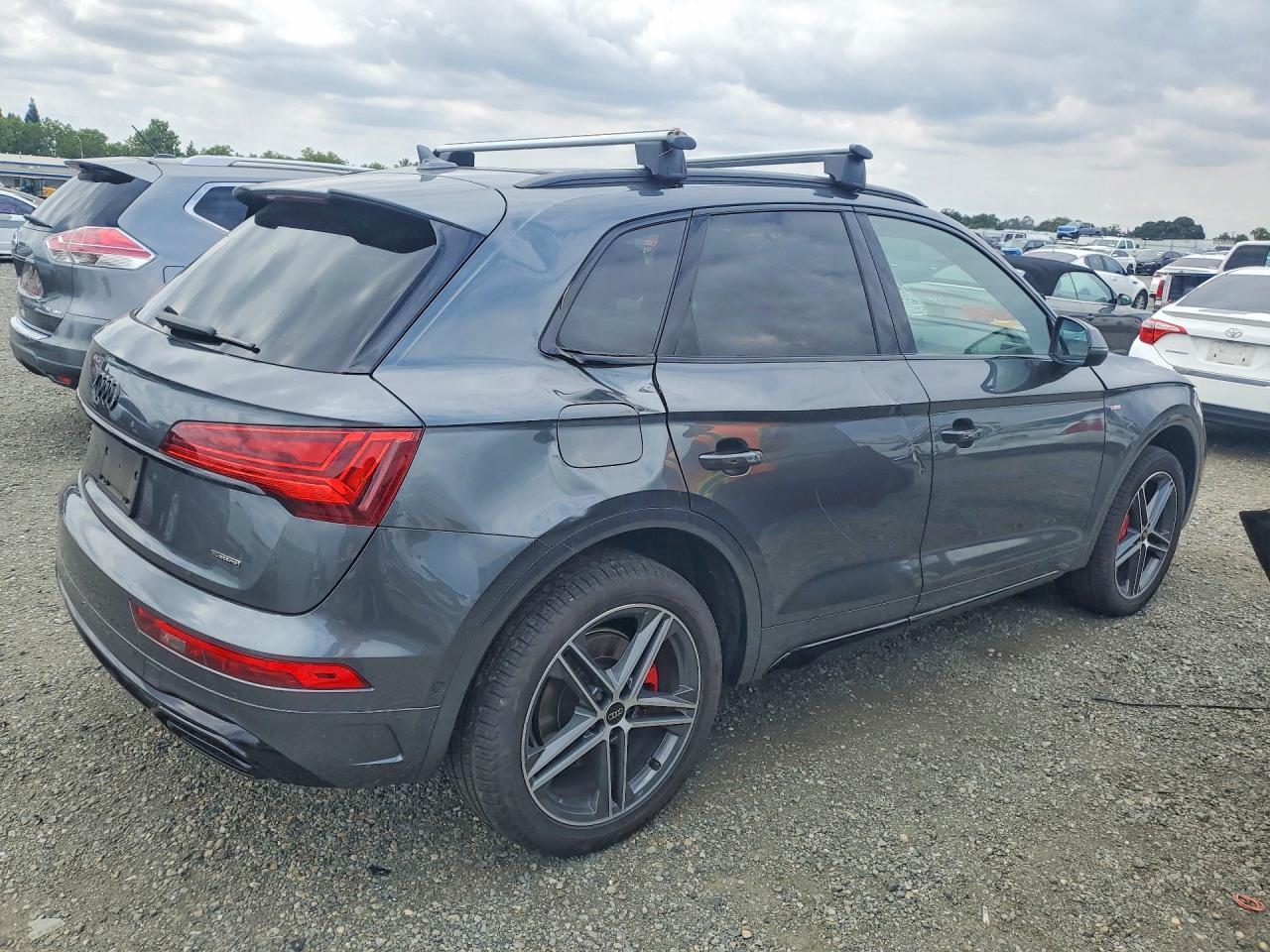 2024 Audi Q5 E Prestige 55 - Image 3