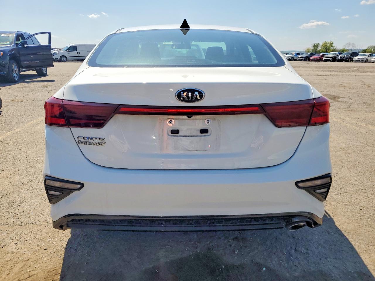 2020 Kia Forte Lxs - Фото 6
