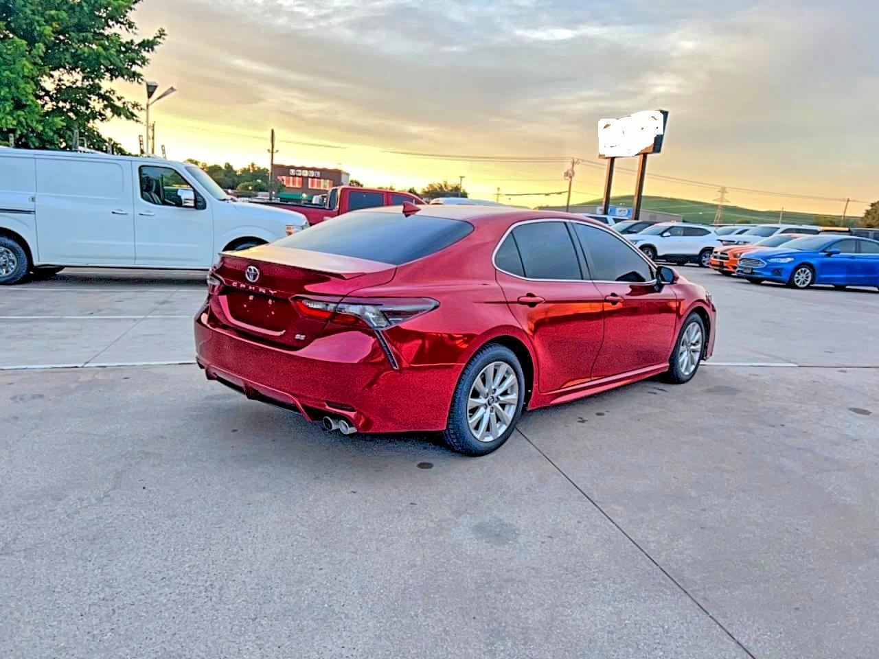 2021 Toyota Camry Se - Фото 4