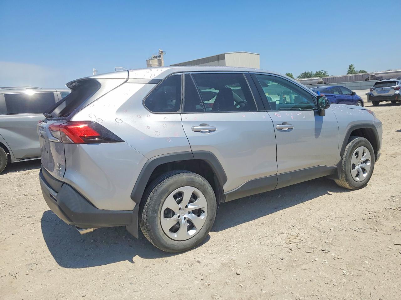 2022 Toyota Rav4 Le - Image 3