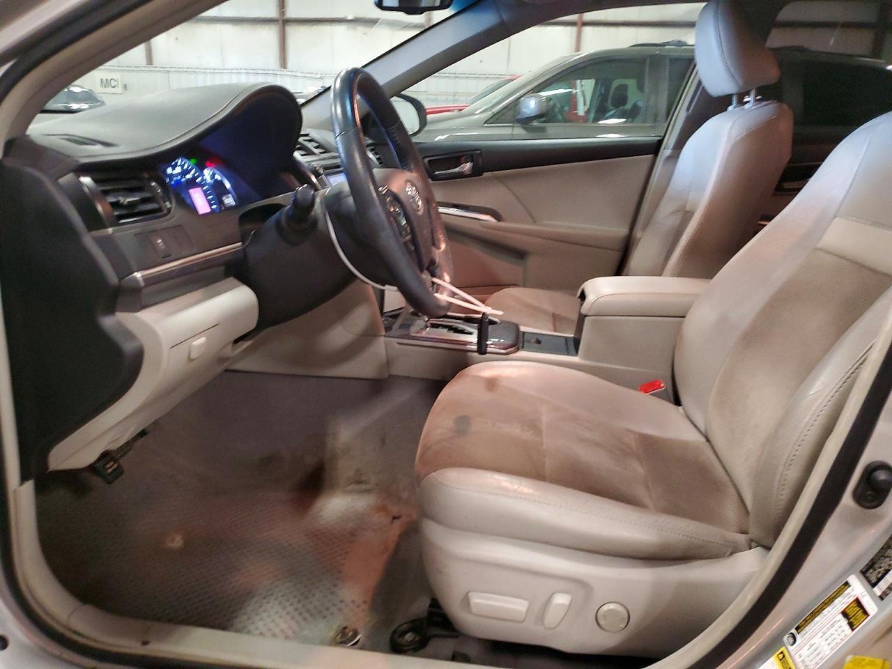 2012 Toyota Camry Hybrid Xle - Image 7