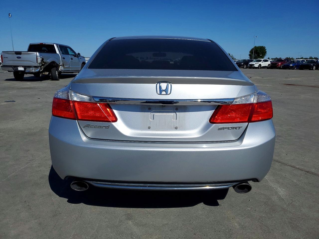 2015 Honda Accord Sport - Image 6