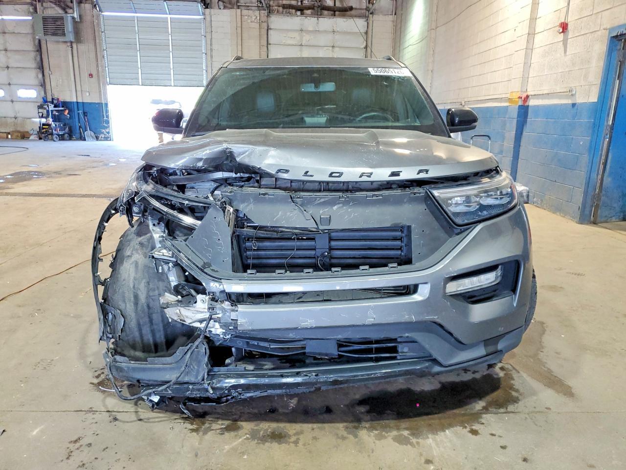 2024 Ford Explorer St - Image 5