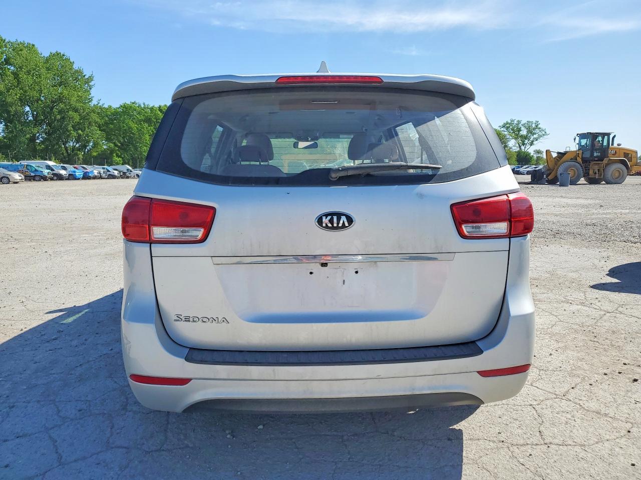 2017 Kia Sedona L - Фото 6