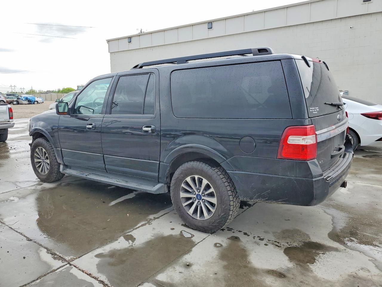 2017 Ford Expedition El Xlt - Image 2