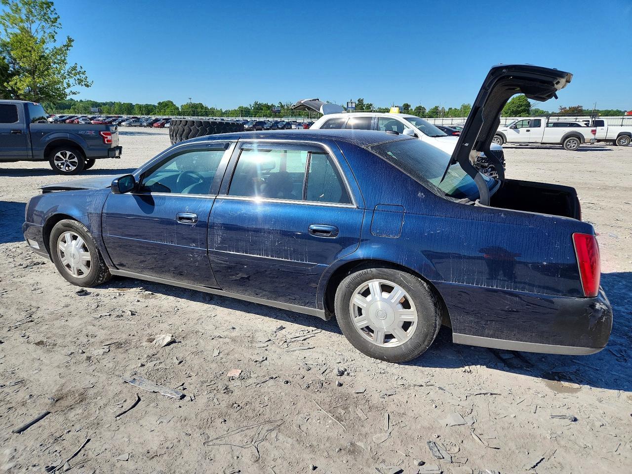 2005 Cadillac Deville - Image 2