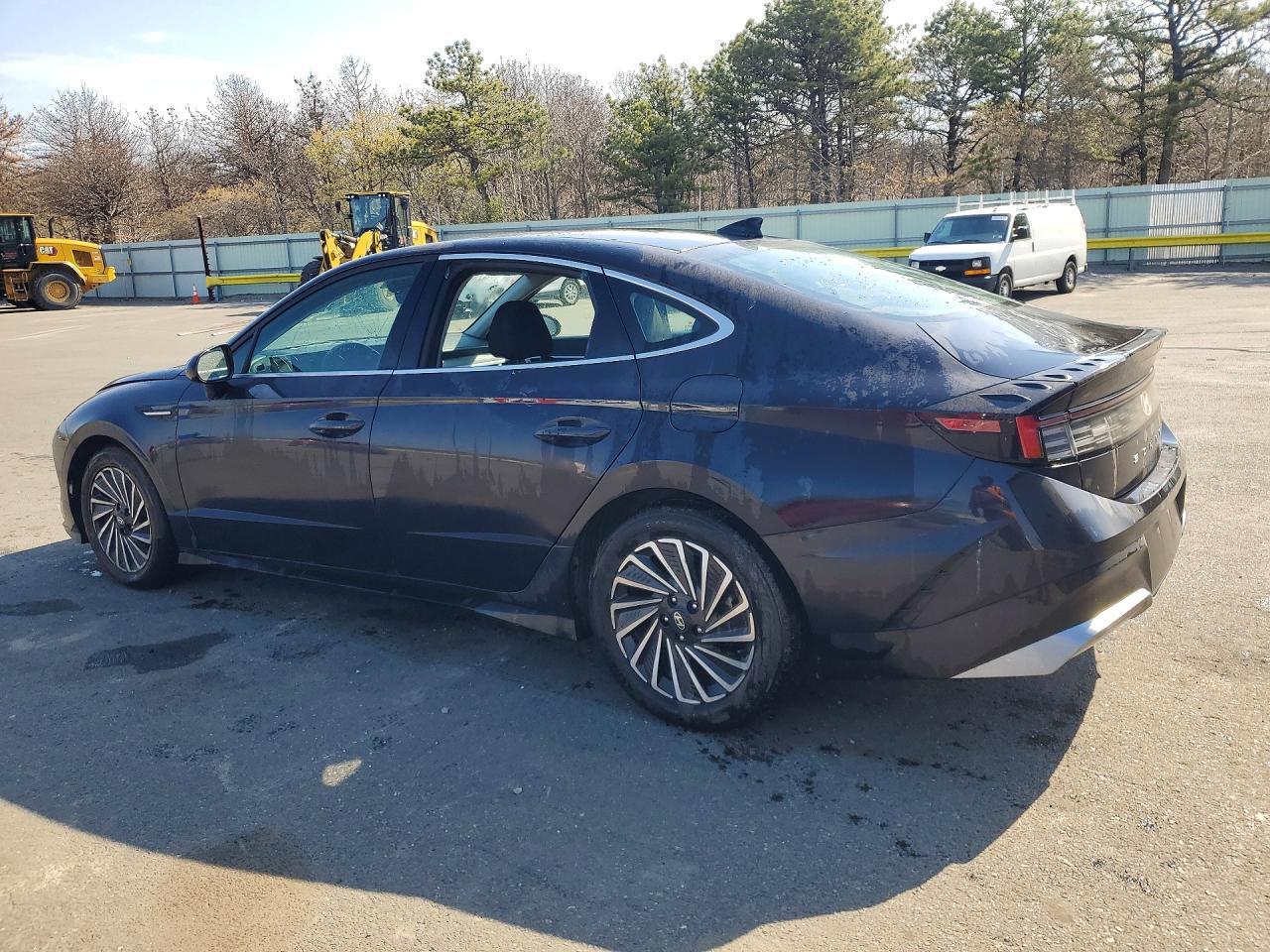 2024 Hyundai Sonata Hybrid Sel - Image 2