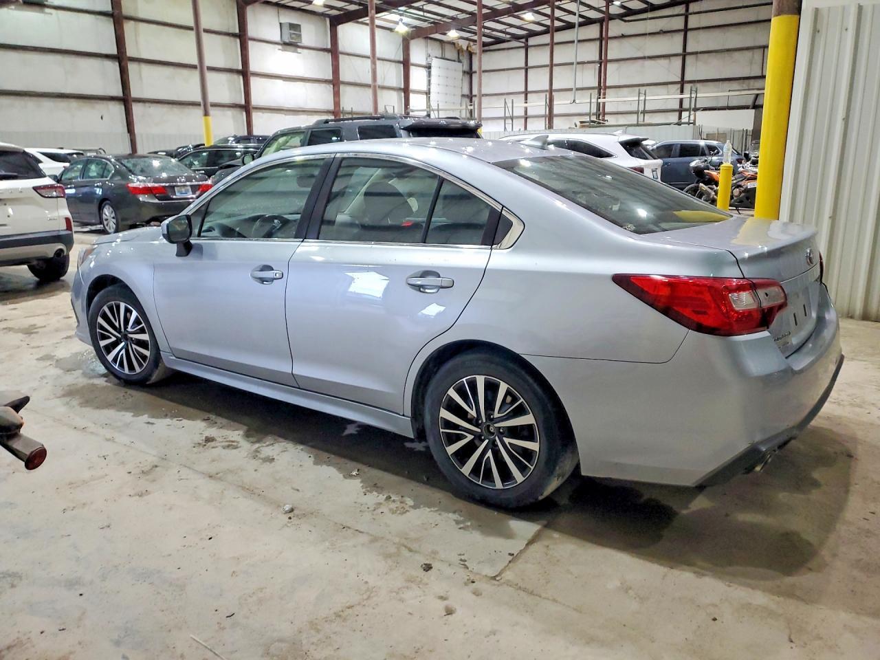 2019 Subaru Legacy 2.5I Premium - Фото 2