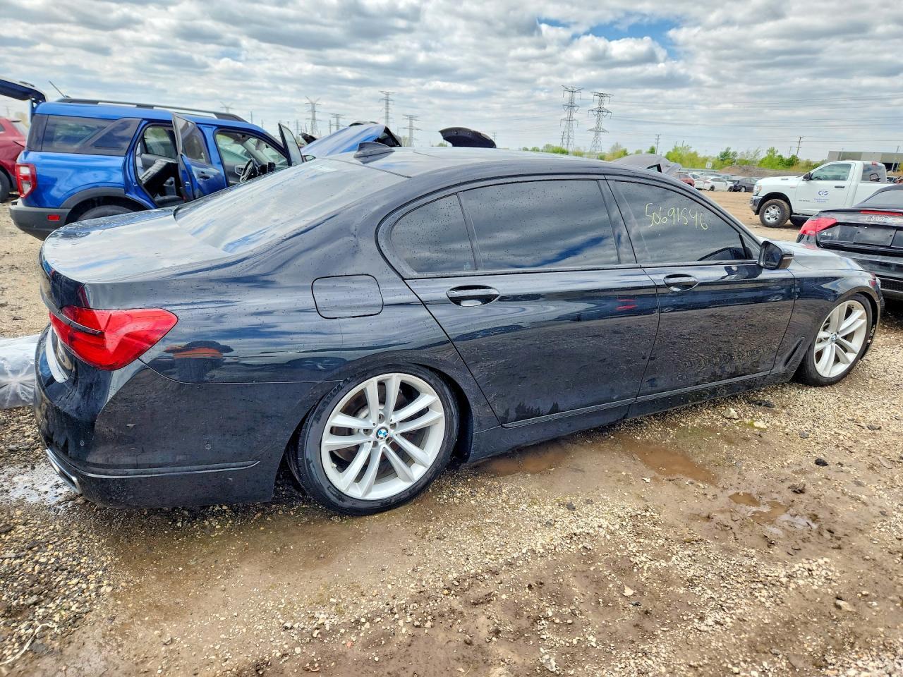 2018 BMW 750 Xi - Image 3