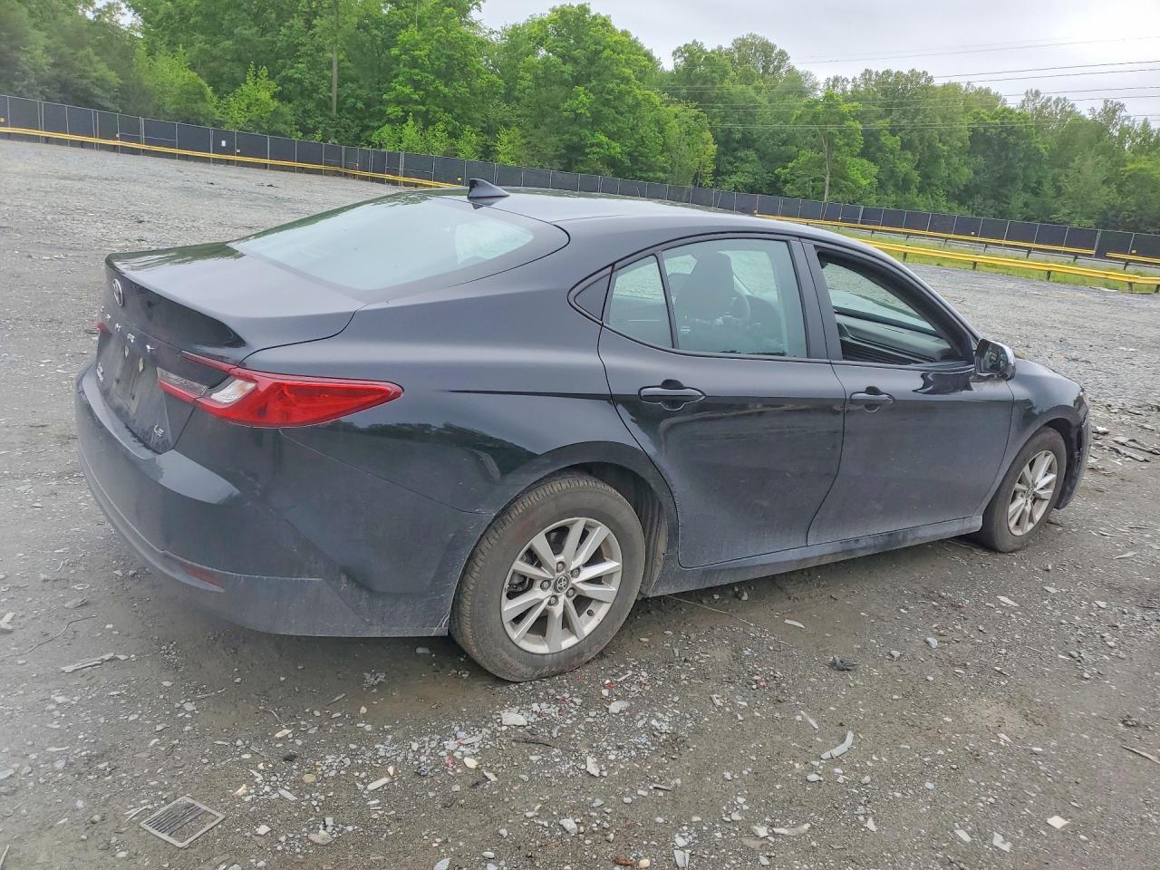 2025 Toyota Camry Le - Фото 3