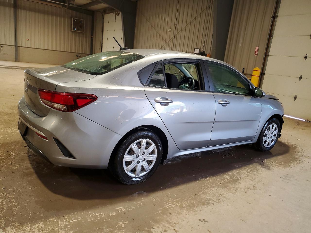 2022 Kia Rio S - Фото 3