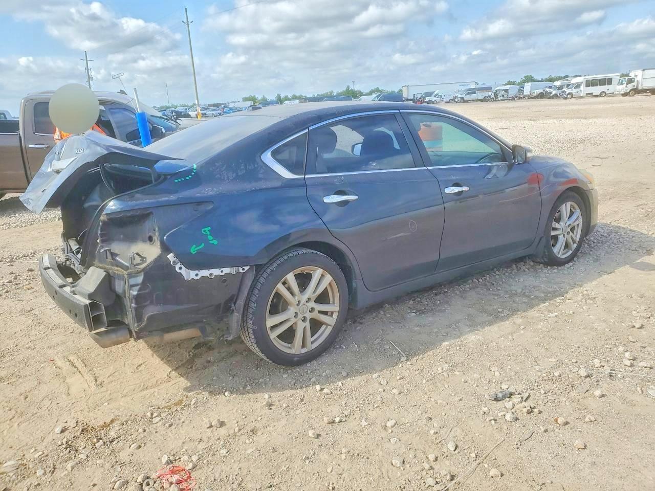 2013 Nissan Altima 3.5 S - Фото 3