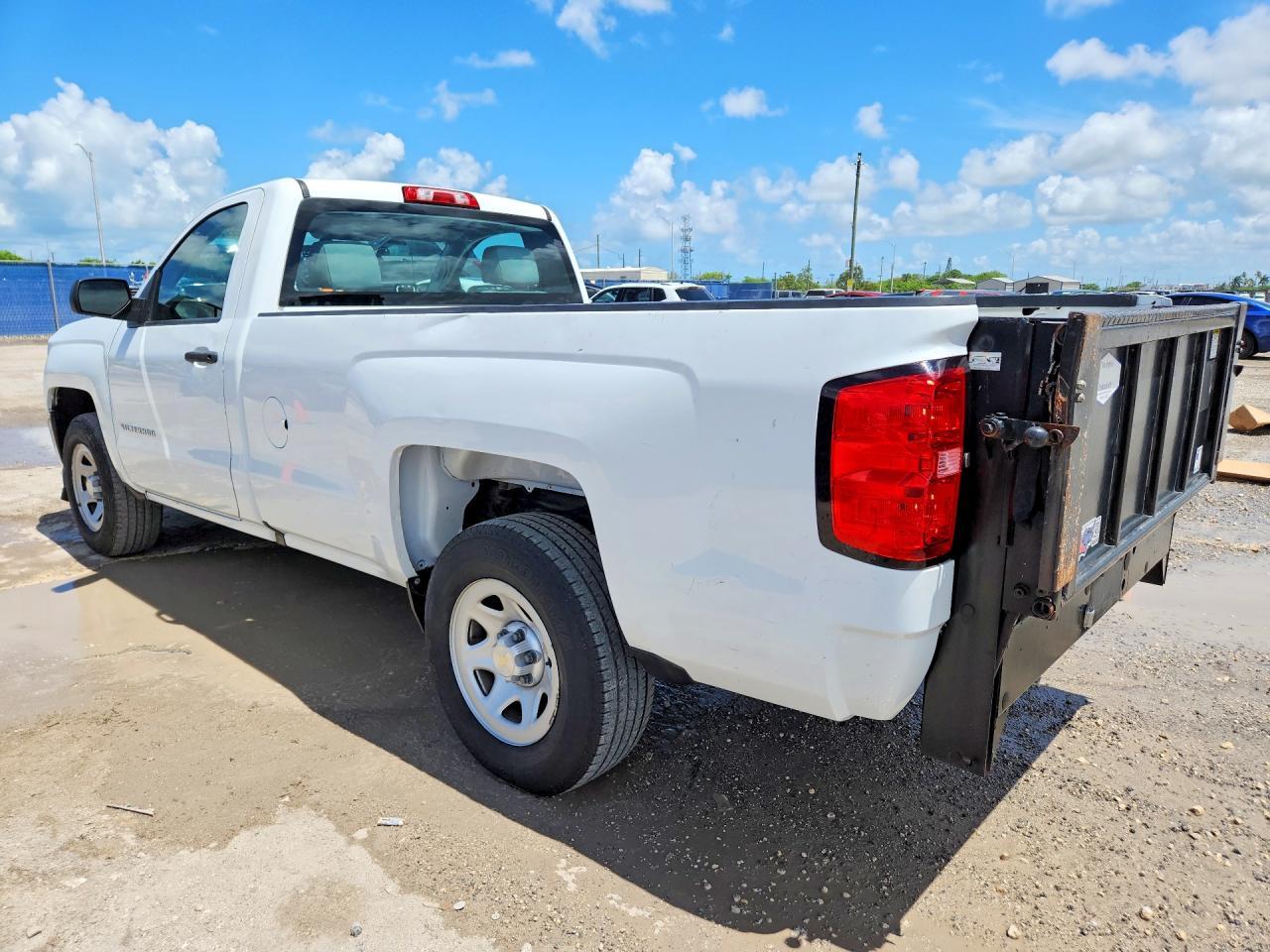 2017 Chevrolet Silverado C1500 - Фото 2