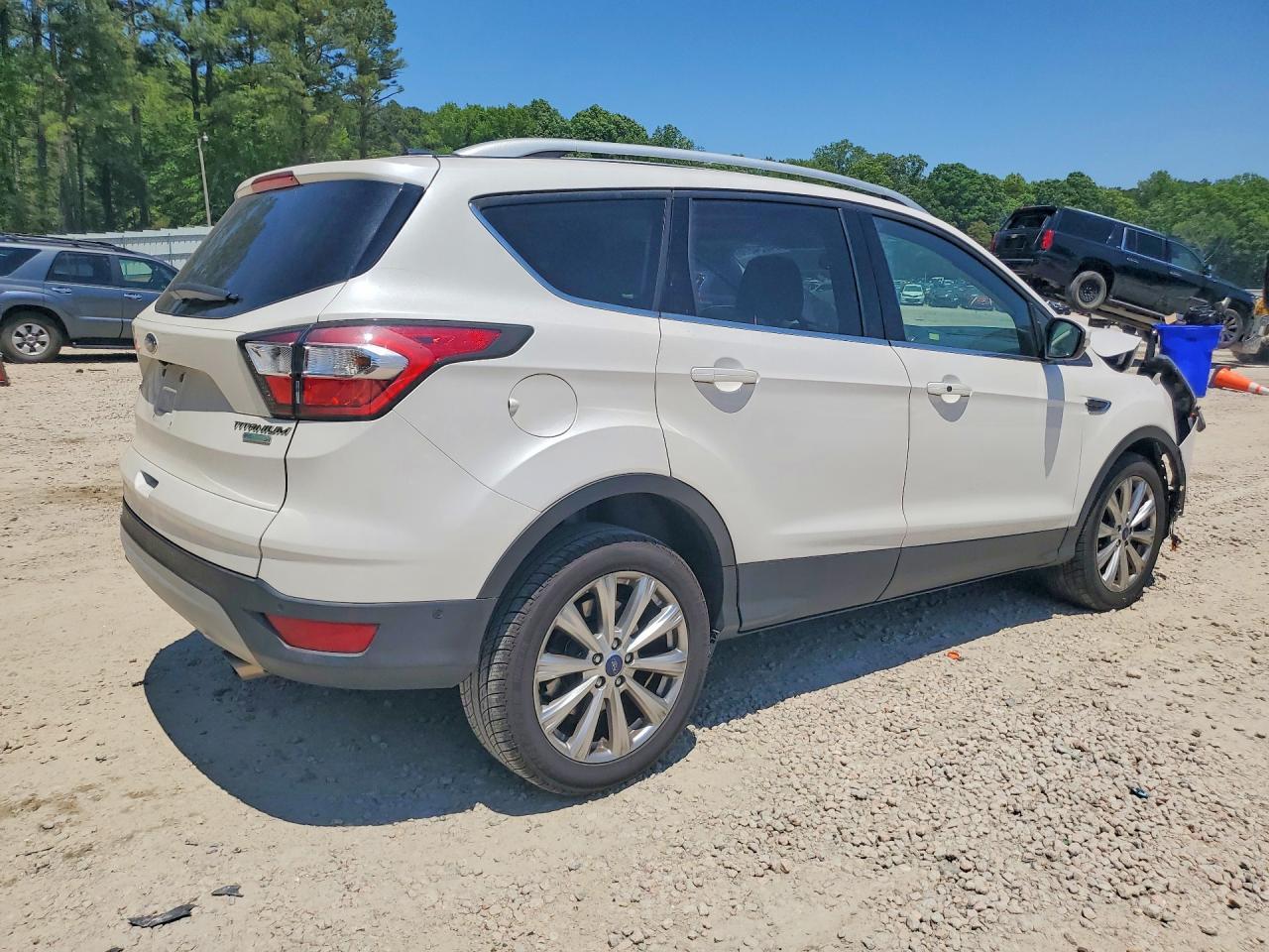 2017 Ford Escape Titanium - Фото 3